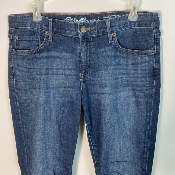 Eddie Bauer Boyfriend Slim Leg Blue Jeans size P4 - Picture 2 of 11